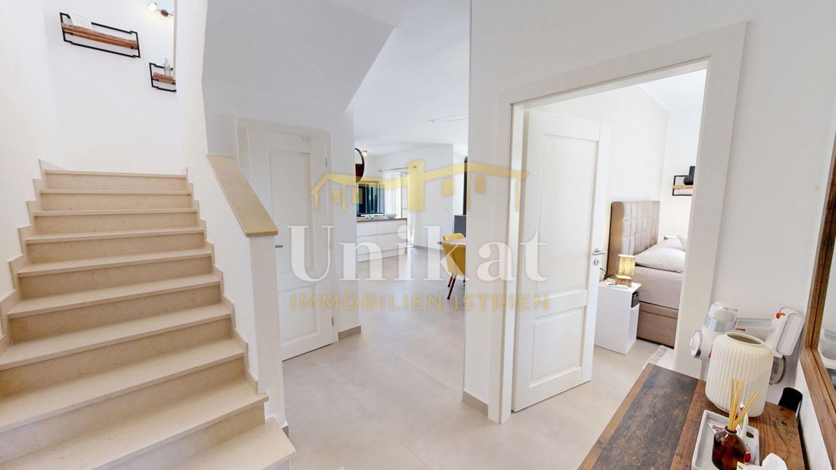 Casa vicino a Vižinada - giardino, piscina, 4 camere da letto